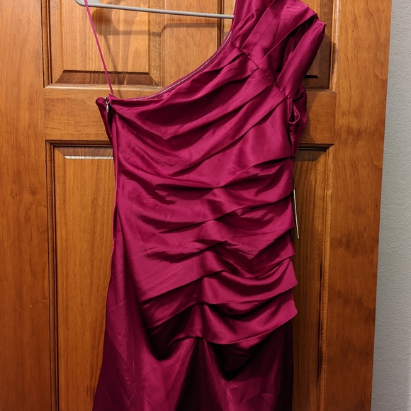 Express Satin One-Shoulder Ruched Mini Dress Size 10 - Picture 2 of 2